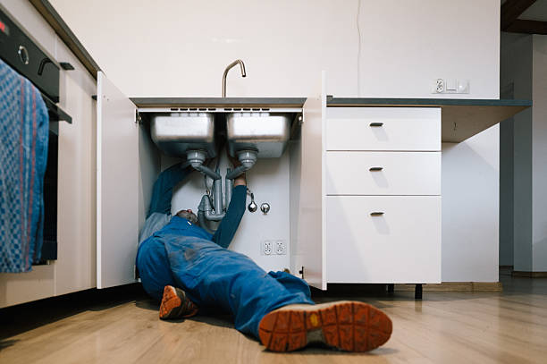 Professional Leak Detection technician working in Woodburn, IA